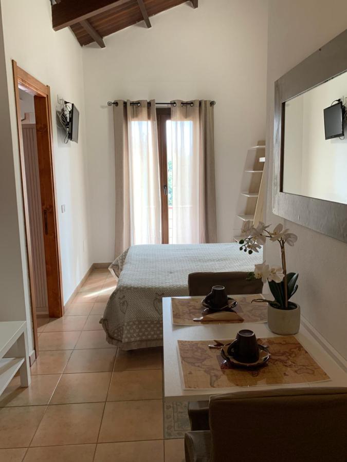 Bed And Breakfast Dolly SantʼAntìoco Buitenkant foto